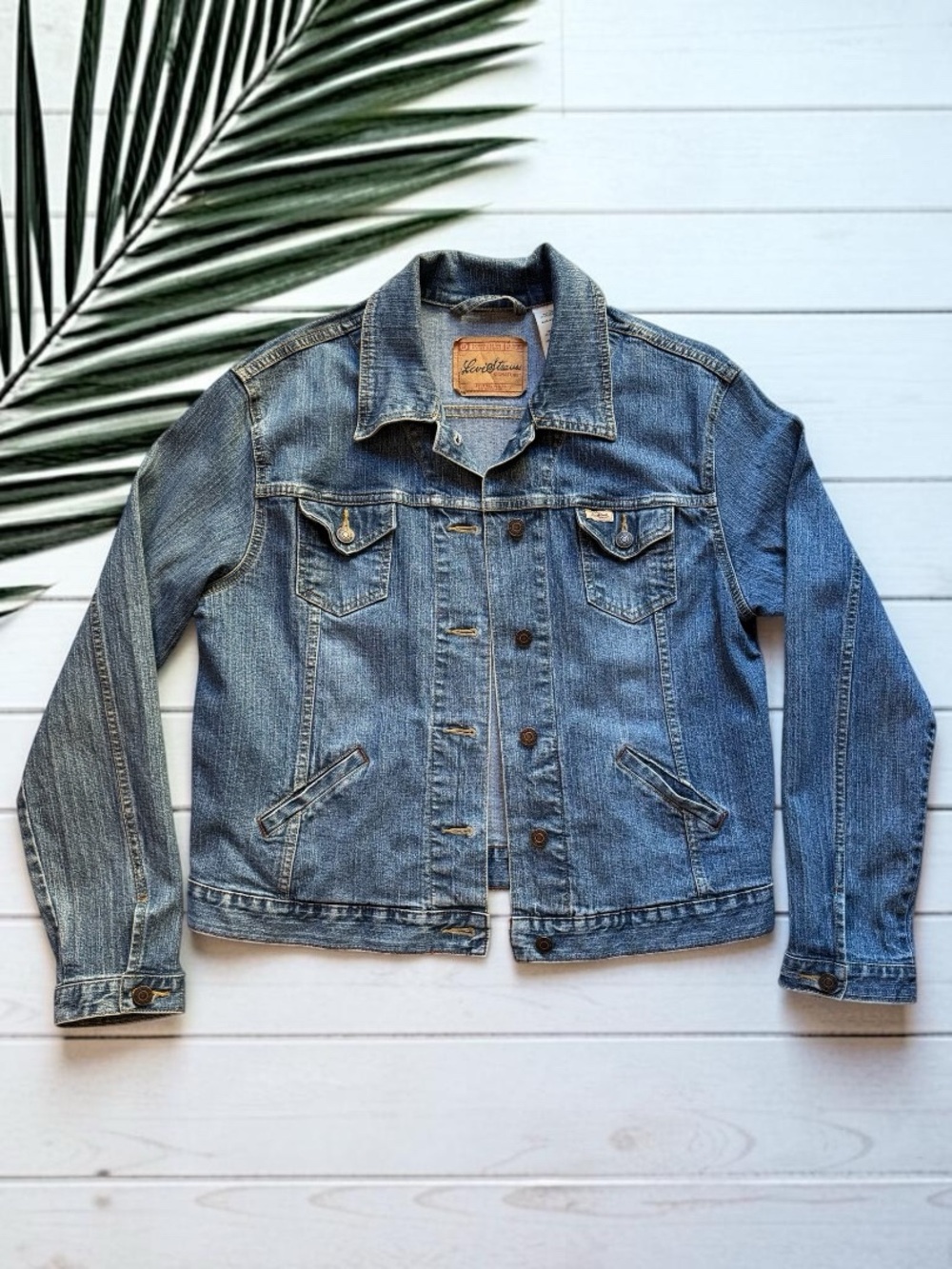 Levi Strauss Signature Denim Jacket Women’s Large Blue Jean Trucker Classic